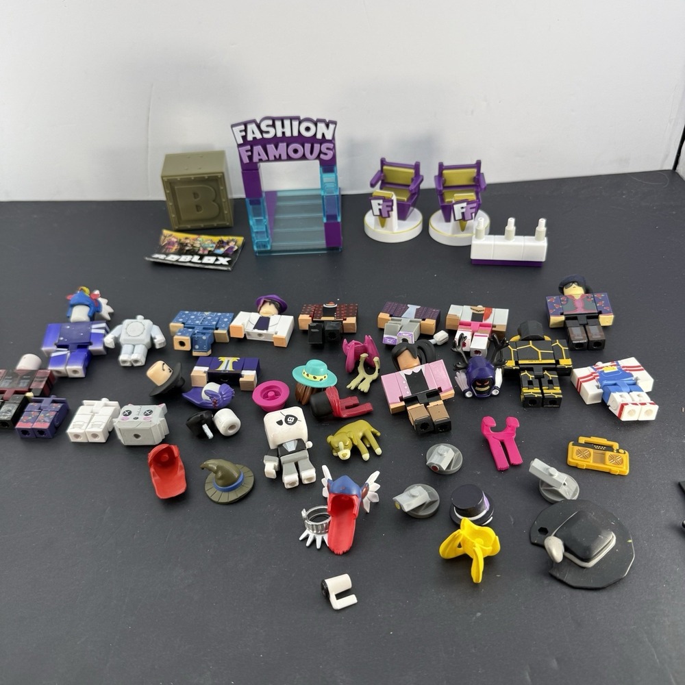 Roblox Celebrity Collection Fashion Famous Playset Figures Accessories Lot